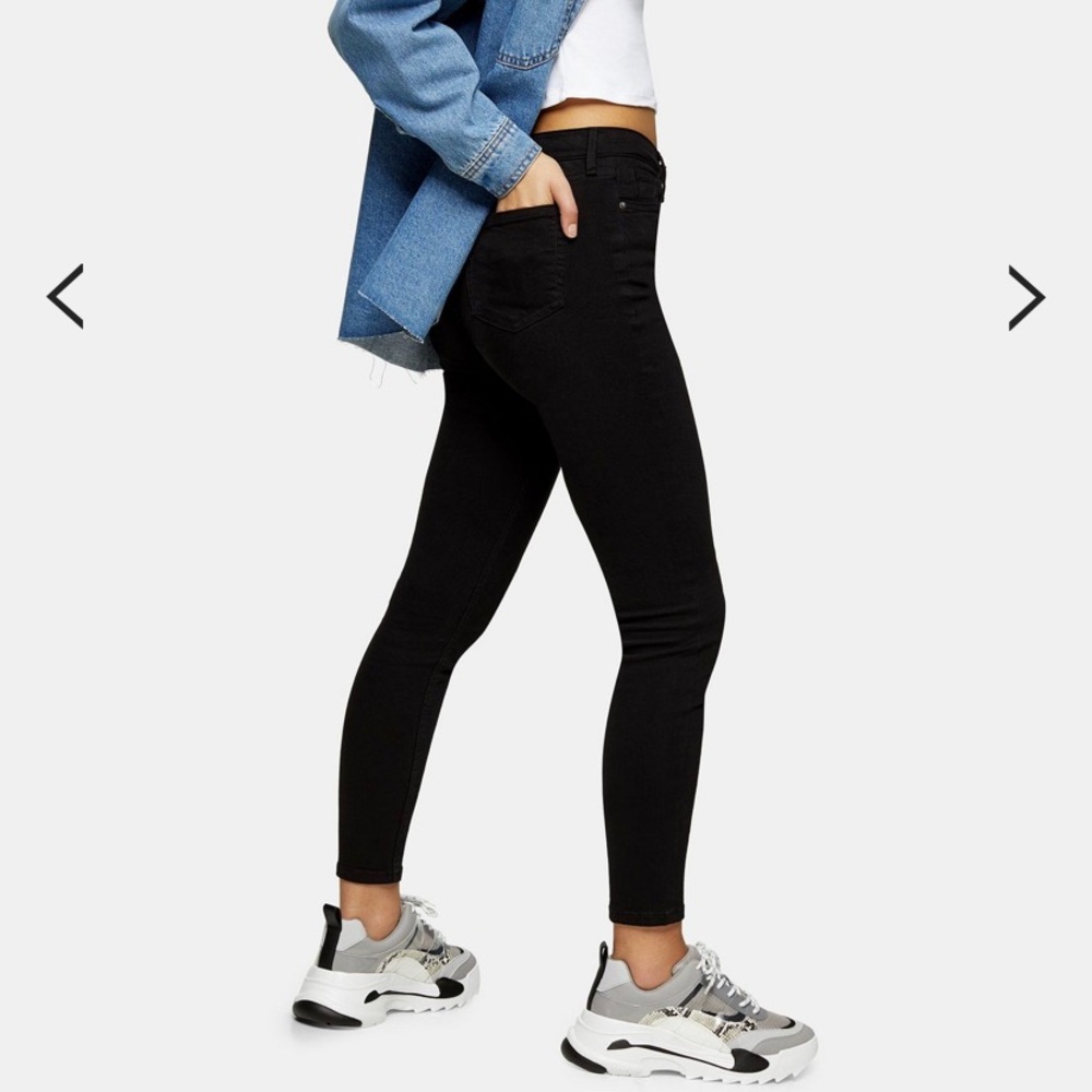 Top shop high-waisted, ankle "Jamie" jean in black